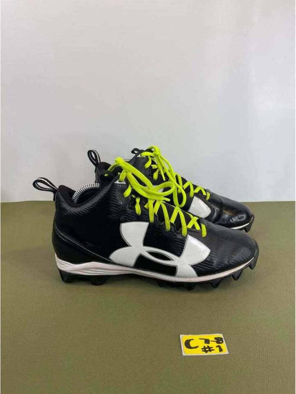 Under Armour Spine Glyde RM Softball Cleats Women Size 8 Black Yellow